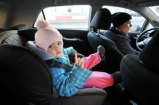В РФ ужесточат требования к детским автокреслам