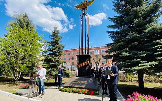 В Рязани официально открыли памятник воинам-связистам