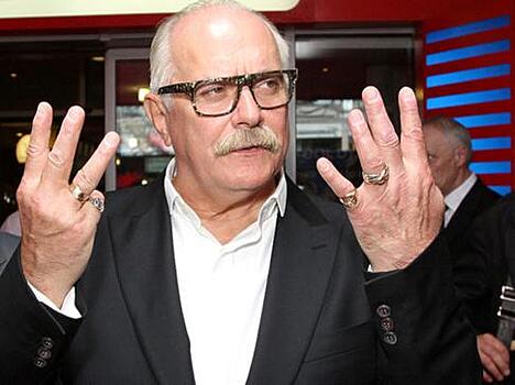 Михалкова перевели из реанимации в обычную палату