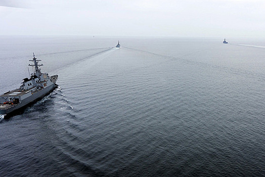 Адмирал счел бестолковой акцией заход украинского корабля в воды РФ