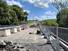 В Черемисиновском районе обновляют мост через реку Косоржа