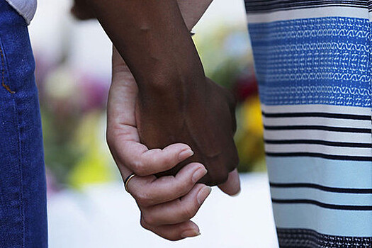 Многодетная мать из Нигерии пыталась осветлить детям кожу, но изувечила их