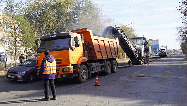 В Оренбурге ремонтируют дороги по просьбам горожан