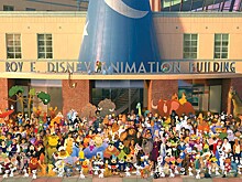 Сразу 543 персонажа Disney позируют для фото в новом мультфильме