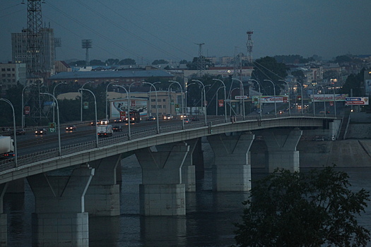 Кузнецкий проспект в Кемерове полностью "встал" из-за мощных пробок