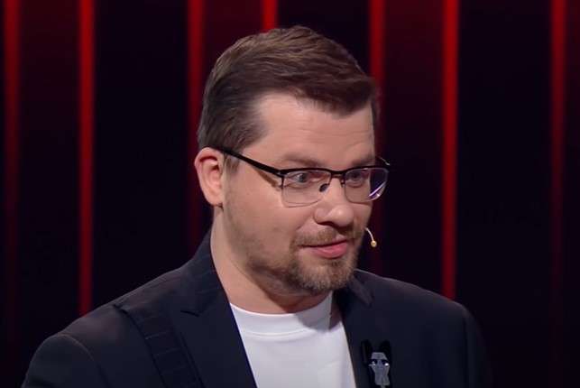 Гарик Харламов заявил о желании завести еще детей после помолвки с Ковальчук