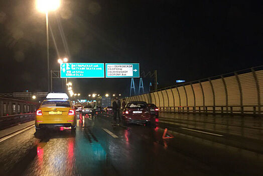 Массовая авария произошла на внешнем кольце КАД