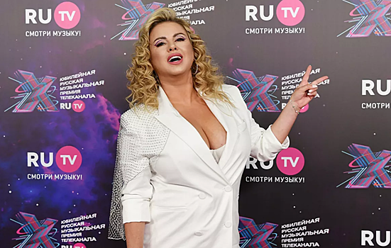 Семенович подарили часы за 5 млн рублей