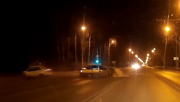 Пять человек получили травмы по вине водителя-лихача в Тюмени. Видео