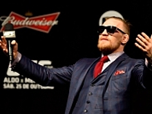 Макгрегор пропустит турнир UFC 219 из-за потасовки с рефери?
