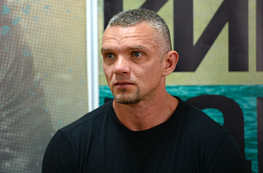 50-летний актер Епифанцев тайно сыграл свадьбу