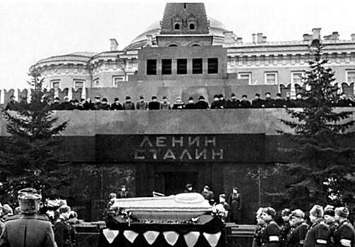 Вынос тела Сталина из Мавзолея в 1961 году: главные тайны
