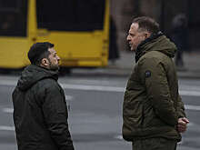 "Страна": на Украине идет подковерная борьба за пост главы офиса Зеленского