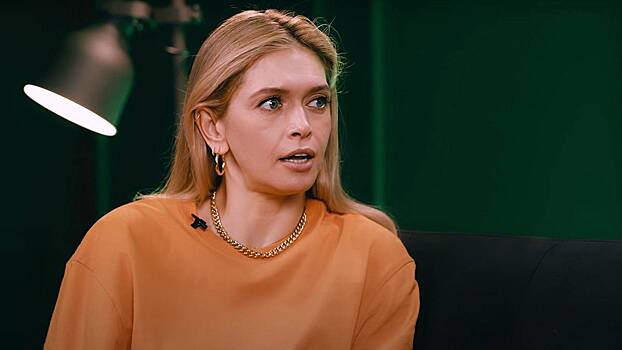 Вера Брежнева выступила с украинским флагом и разозлила публику