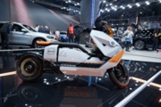Марка BMW запустила массовое производство электромотоцикла CE 04