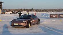 Porsche Taycan установил новый мировой рекорд по приготовлению «пончиков»