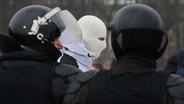 «Самая большая ошибка». В Москве подожгли машину полиции