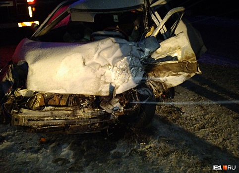 Пытался «поймать» машину, но не смог: регистратор снял смертельную аварию на Режевском тракте