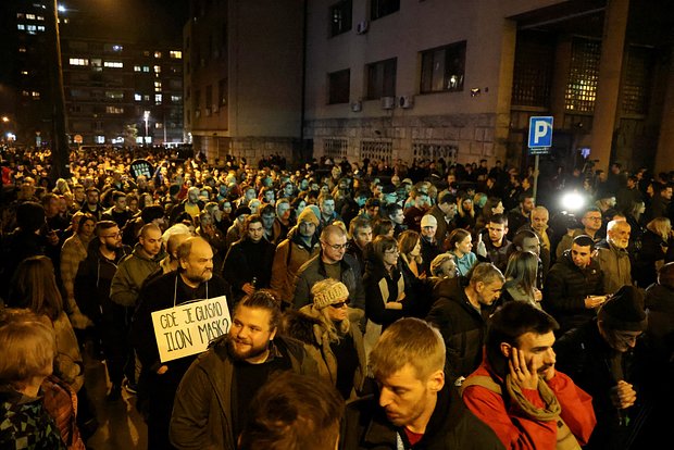 Протестующие в Белграде выдвинули требование и разошлись