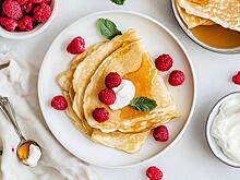 Подсчитано, сколько россияне потратят на блины со сметаной на Масленицу