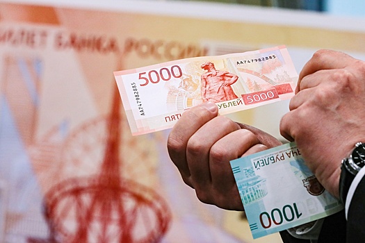 Юрист Хаминский рассказал, как изменились правила выплаты 13-й зарплаты и премий