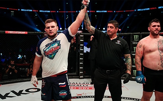 Bellator снова отменил бой российского бойца