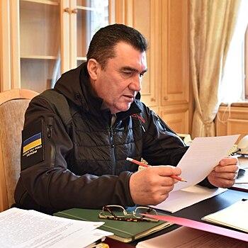 В СНБО Украины приняли решение военного содержания по ситуации с Крымом