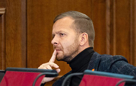 Депутата Сейма Латвии выгнали с заседания за речь в защиту русского языка