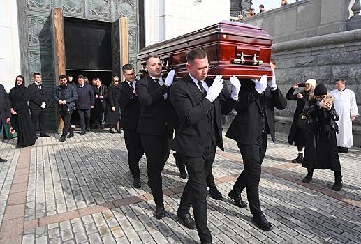 На Троекуровском кладбище началось прощание с Киркоровым