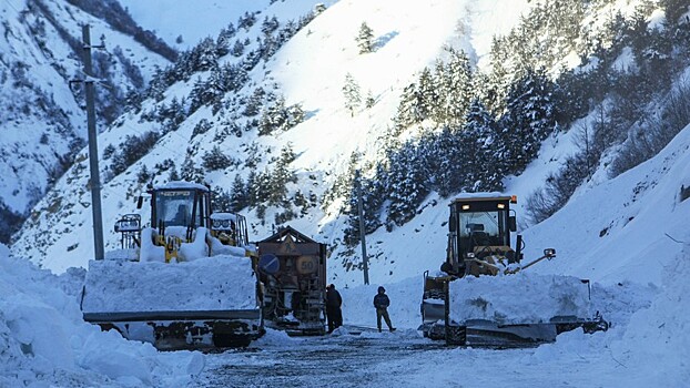 Военно-Грузинскую дорогу закрыли для большегрузов