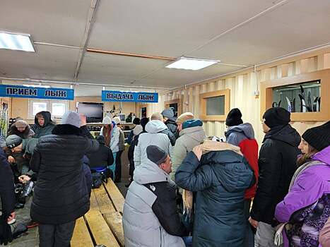 В Саратове на въезде в лагерь «Березка» образовалась километровая пробка