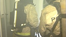 Во время пожара в жилом доме на ул. 9 апреля спасатели вытащили из огня женщину