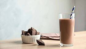 Почему после 50 лет нужно пить какао