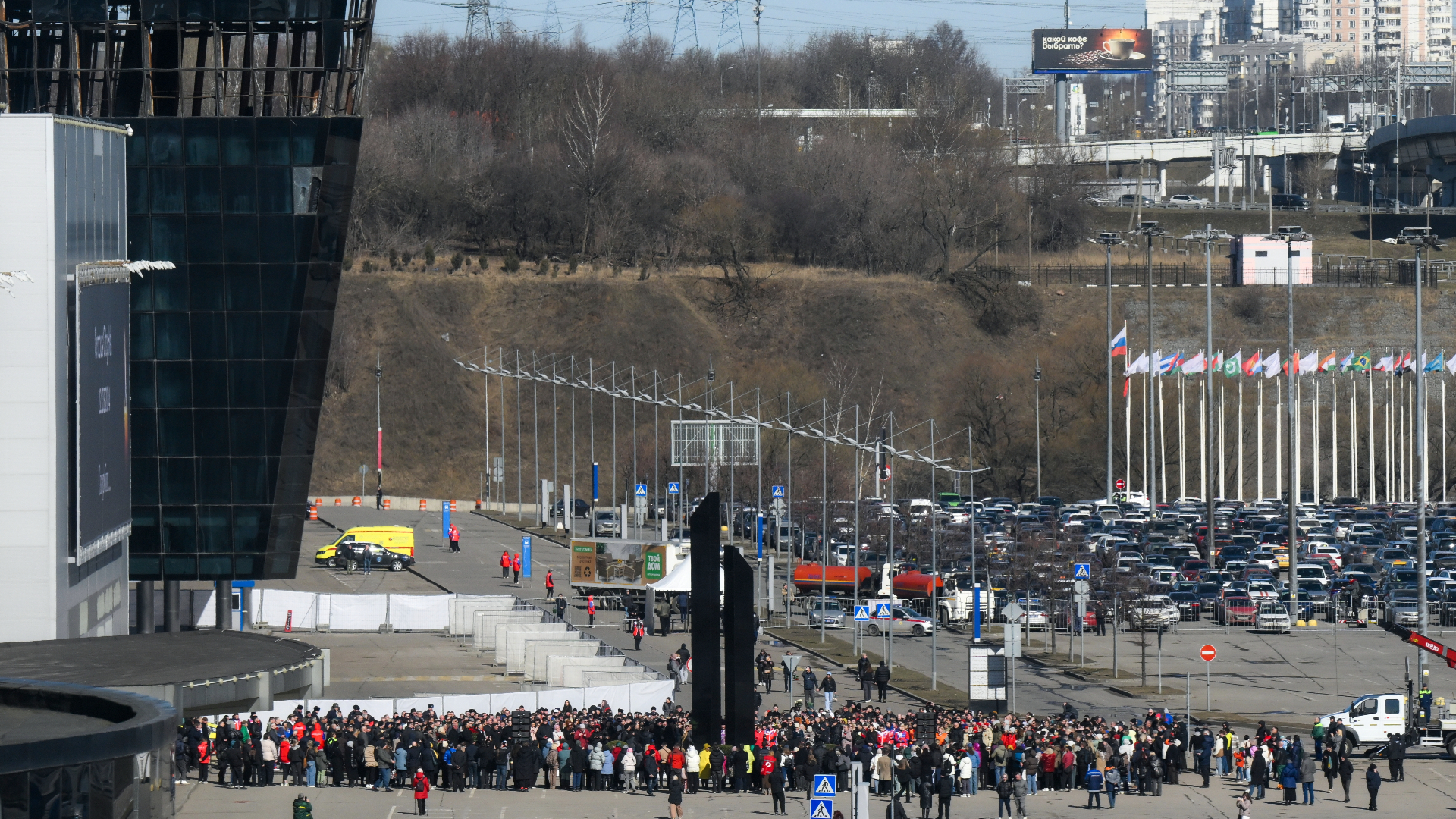 Мемориал в память о жертвах теракта открыли у Крокус Сити Холла