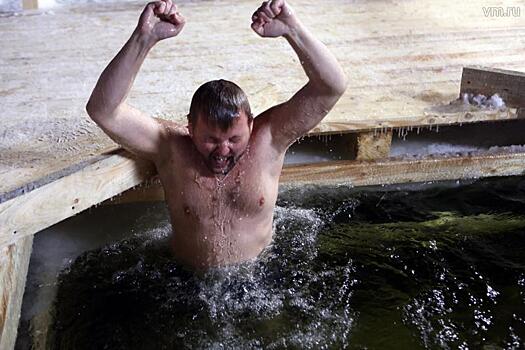 Более 88 тысяч человек искупались в ночь на Крещение в Москве