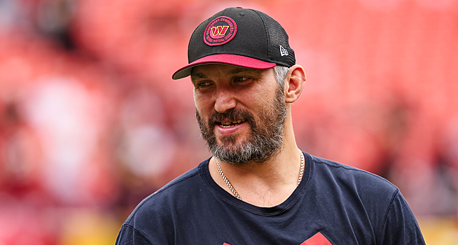 Овечкин попал на обложки 3 журналов Москвы, Psychologies вышел со словами «Могу. Делаю. Буду». Форвард представил «8 правил от «Великой восьмерки» и советы, которые дал бы себе в 8 лет