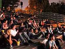 Бесплатные кинопоказы начнутся с июня в парках Москвы