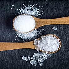 Россиянам рассказали, как распознать недостаток соли в организме, и чем он опасен