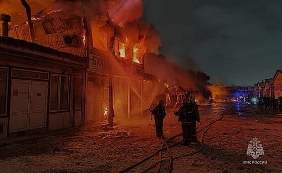 "Убытки — сотни миллионов, а может, миллиарды": торговцы погибшего в огне авторынка Челнов надеются на мэра