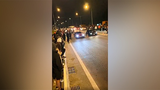 «Московский дрифт»: нелегальные уличные гонки в столице попали на видео