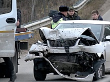 На помощь упавшей в авто с мостом женщине пришел водитель бетономешалки