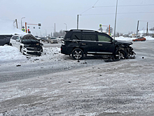 Ребёнок и взрослый пострадали из-за Land Cruiser в Кемерове – ищут свидетелей