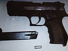 Полицейские задержали в Москве водителя с самодельным пистолетом и наркотиками