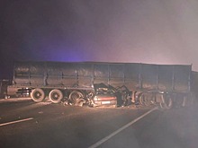Два человека погибли и пятеро пострадали в столкновении фуры и 2 автомобилей на Ставрополье