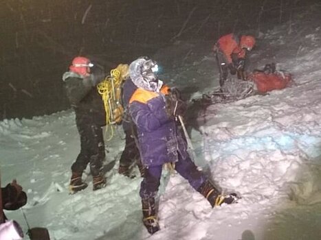 Операция по поиску и эвакуации группы альпинистов на Эльбрусе завершилась – МЧС