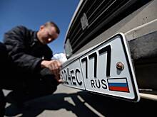 Россиянка стала получать штрафы за чужую машину с такими же номерами
