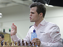 Карлсен обыграл россиянина Непомнящего и защитил титул чемпиона мира по шахматам