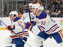 «Эдмонтон» вышел вперед в серии с «Лос-Анджелесом» (3-2), выиграв 5-й матч – 3:1 при 46:22 по броскам. Янмарк забил победный гол на 48-й минуте