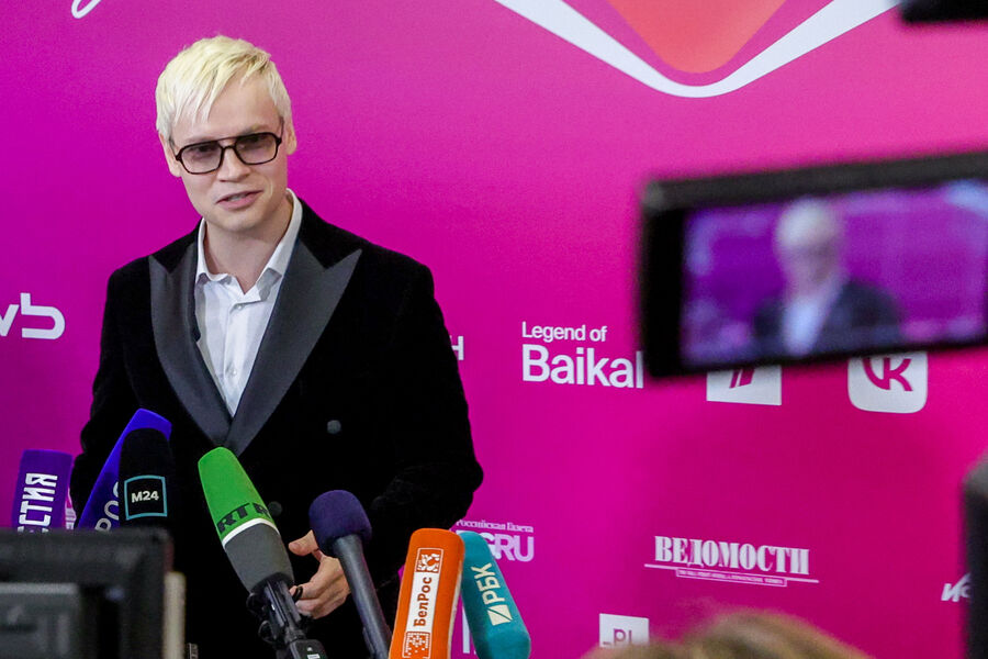 Певец Shaman отказался отвечать на вопрос, когда заведет с Мизулиной детей