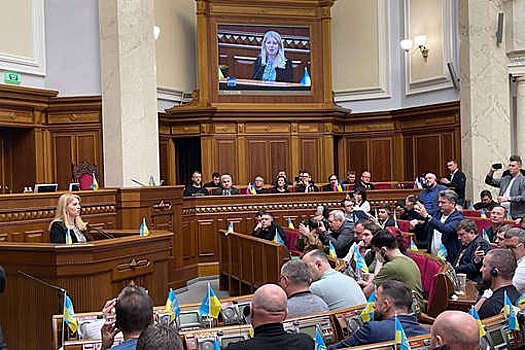 Депутат Рады от партии "Слуга народа" вместе с помощницей был обвинен в коррупции